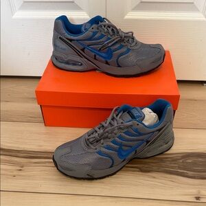 Nike Men's Athletic Shoes in Gray and Blue